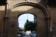 Palazzo-Aiutamicristo-portale-gotico